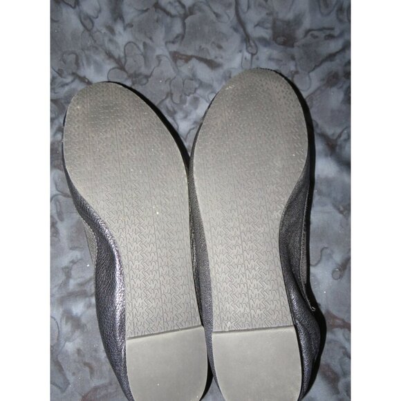 Michael Kors Dixie Black Patent Leather Ballet Flats Cap Toe MK Medallion Bows 9 - Picture 3 of 6